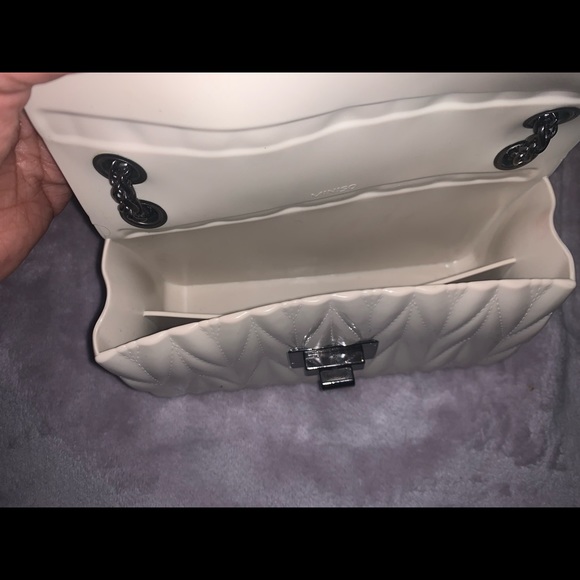 White crossbody and shoulder bag! - Picture 4 of 10